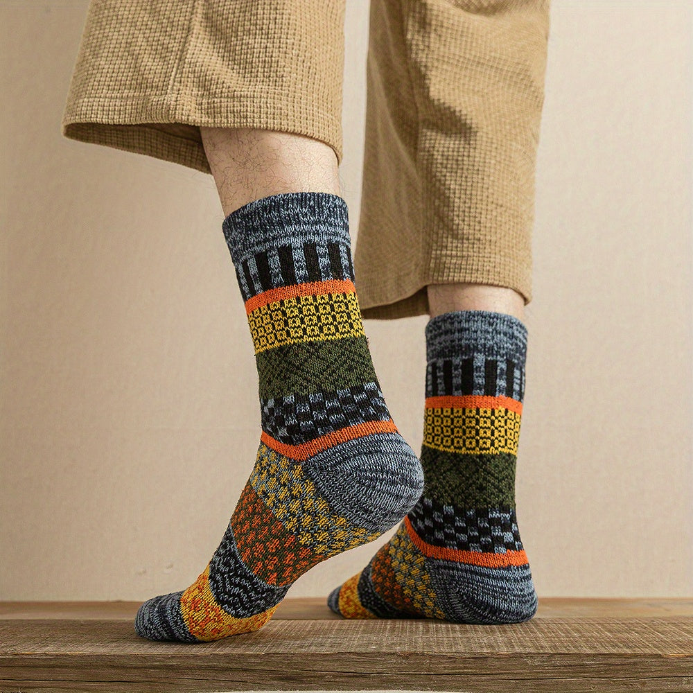 Cozy Mens Retro Christmas Socks - Thick & Warm Winter Set - Stylish Unisex Design for Couples - Perfect Fit US 6-10, 5 Pairs Pack