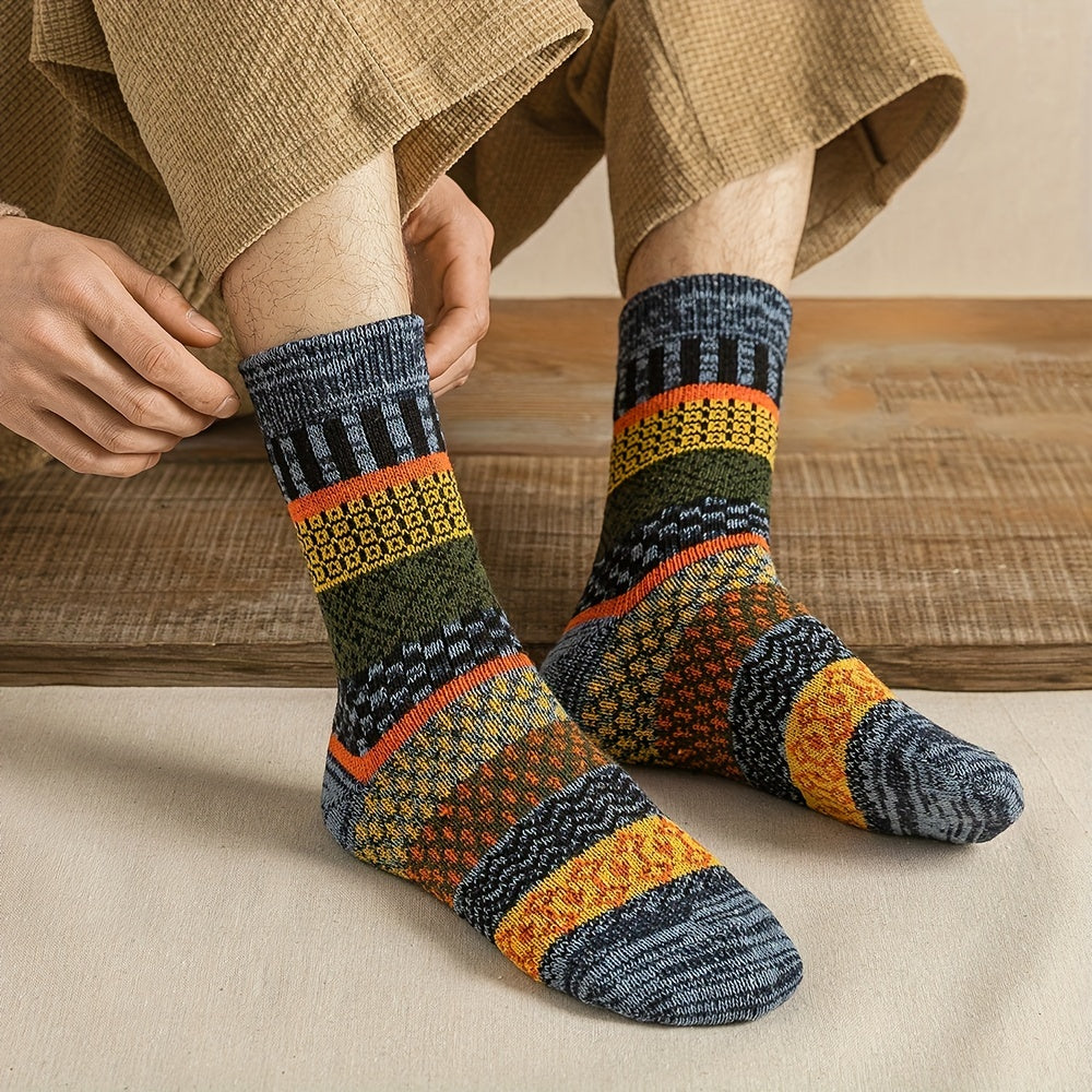 Cozy Mens Retro Christmas Socks - Thick & Warm Winter Set - Stylish Unisex Design for Couples - Perfect Fit US 6-10, 5 Pairs Pack